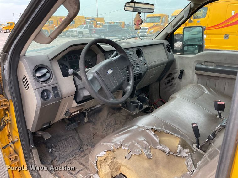 image for item MY9533 2008 Ford F250 Super Duty  utility bed pickup truck