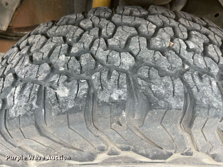 image for item MY9533 2008 Ford F250 Super Duty  utility bed pickup truck