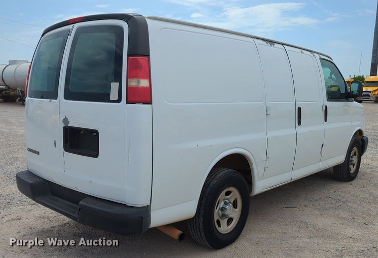image for item MY9534 2007 Chevrolet Express 1500 Cargo  van