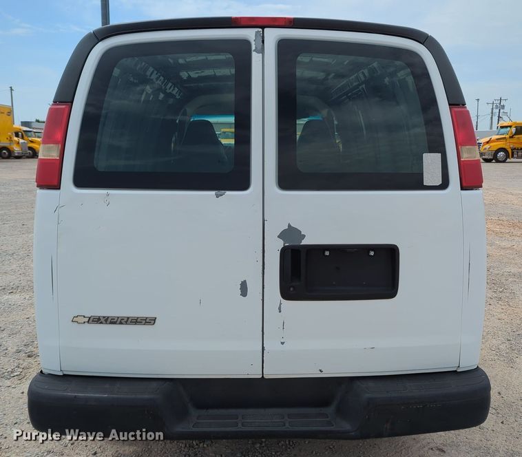 image for item MY9534 2007 Chevrolet Express 1500 Cargo  van