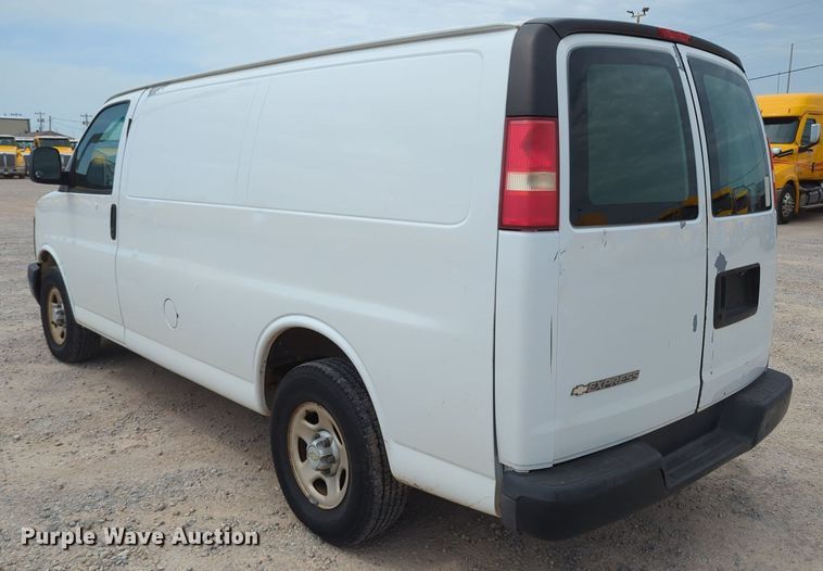 image for item MY9534 2007 Chevrolet Express 1500 Cargo  van