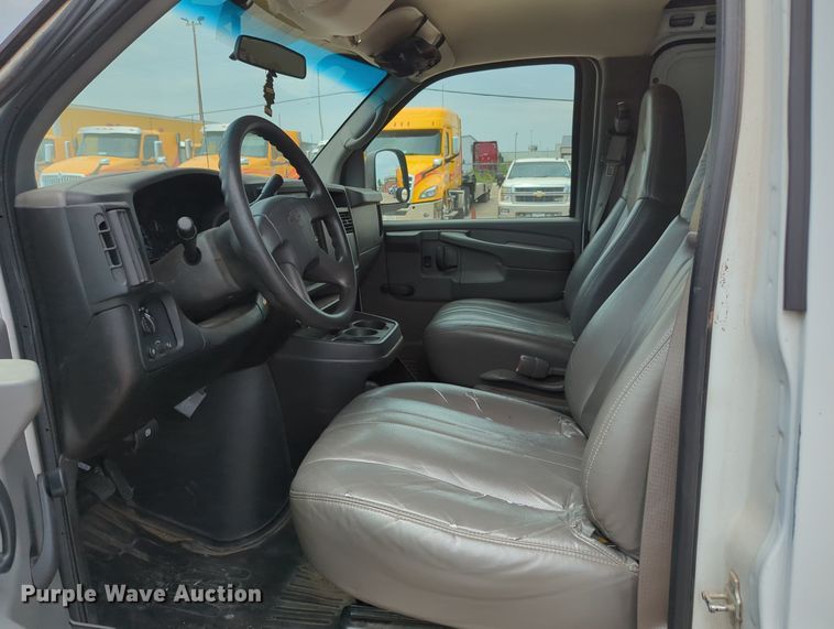 image for item MY9534 2007 Chevrolet Express 1500 Cargo  van