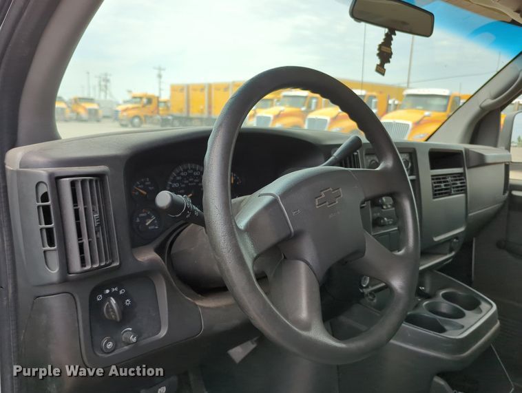 image for item MY9534 2007 Chevrolet Express 1500 Cargo  van