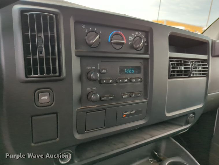 image for item MY9534 2007 Chevrolet Express 1500 Cargo  van