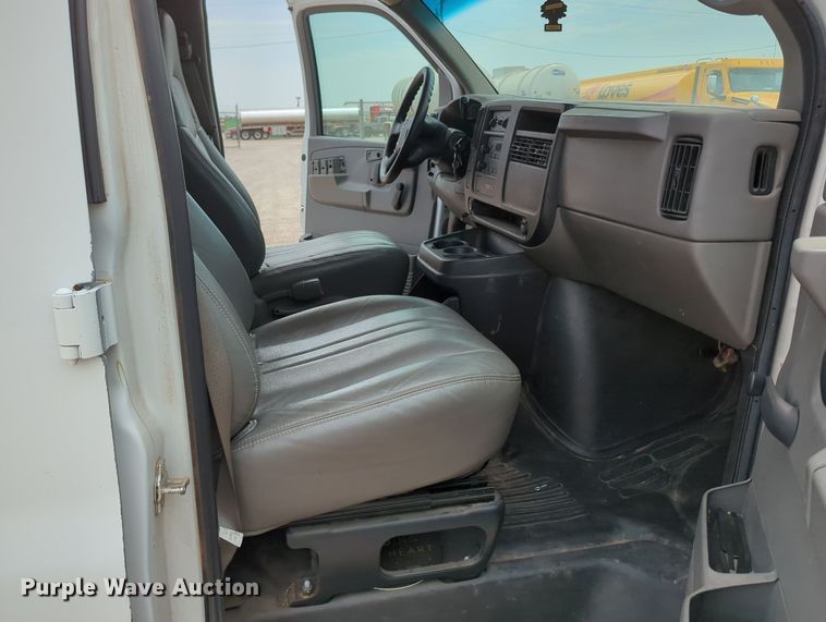 image for item MY9534 2007 Chevrolet Express 1500 Cargo  van
