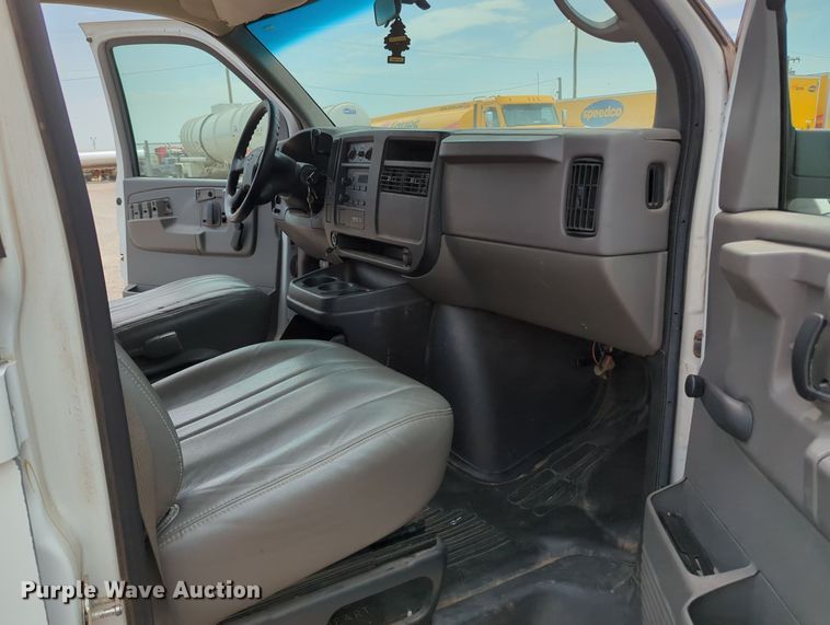 image for item MY9534 2007 Chevrolet Express 1500 Cargo  van