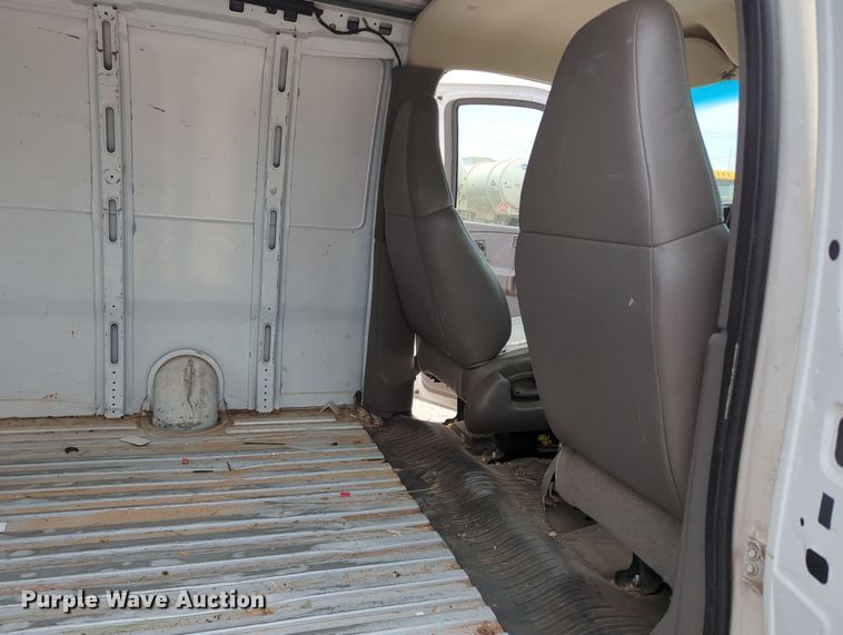 image for item MY9534 2007 Chevrolet Express 1500 Cargo  van