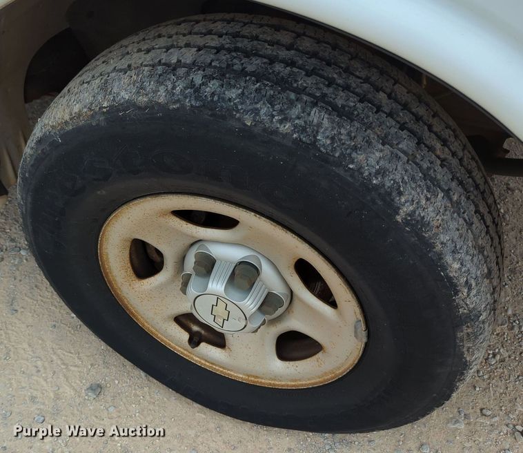 image for item MY9534 2007 Chevrolet Express 1500 Cargo  van