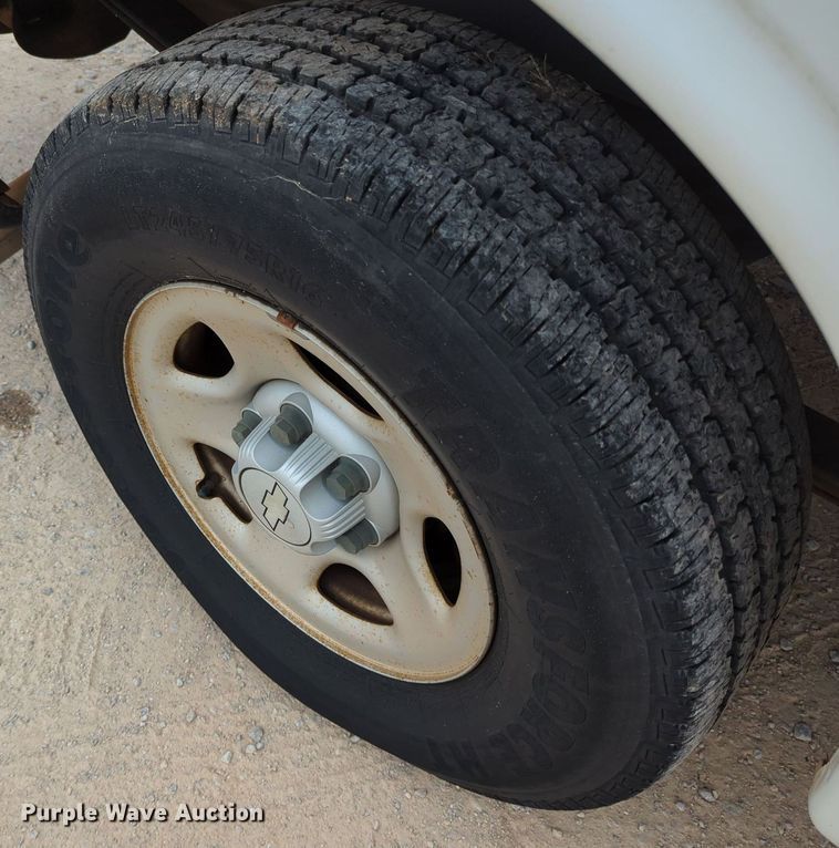 image for item MY9534 2007 Chevrolet Express 1500 Cargo  van