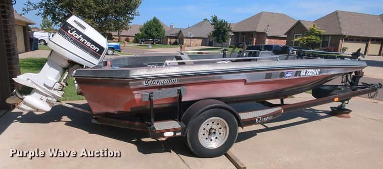 image for item MY9815 1985 Champion  boat