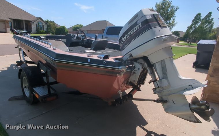 image for item MY9815 1985 Champion  boat