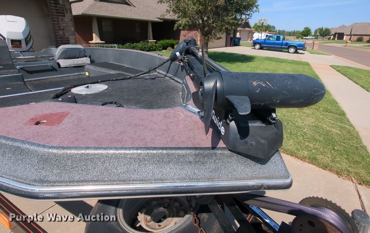 image for item MY9815 1985 Champion  boat