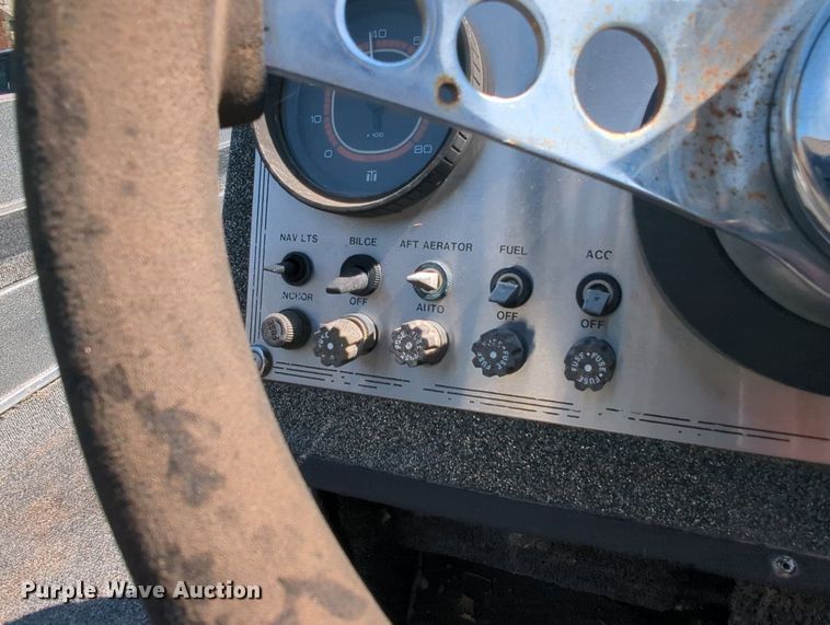 image for item MY9815 1985 Champion  boat