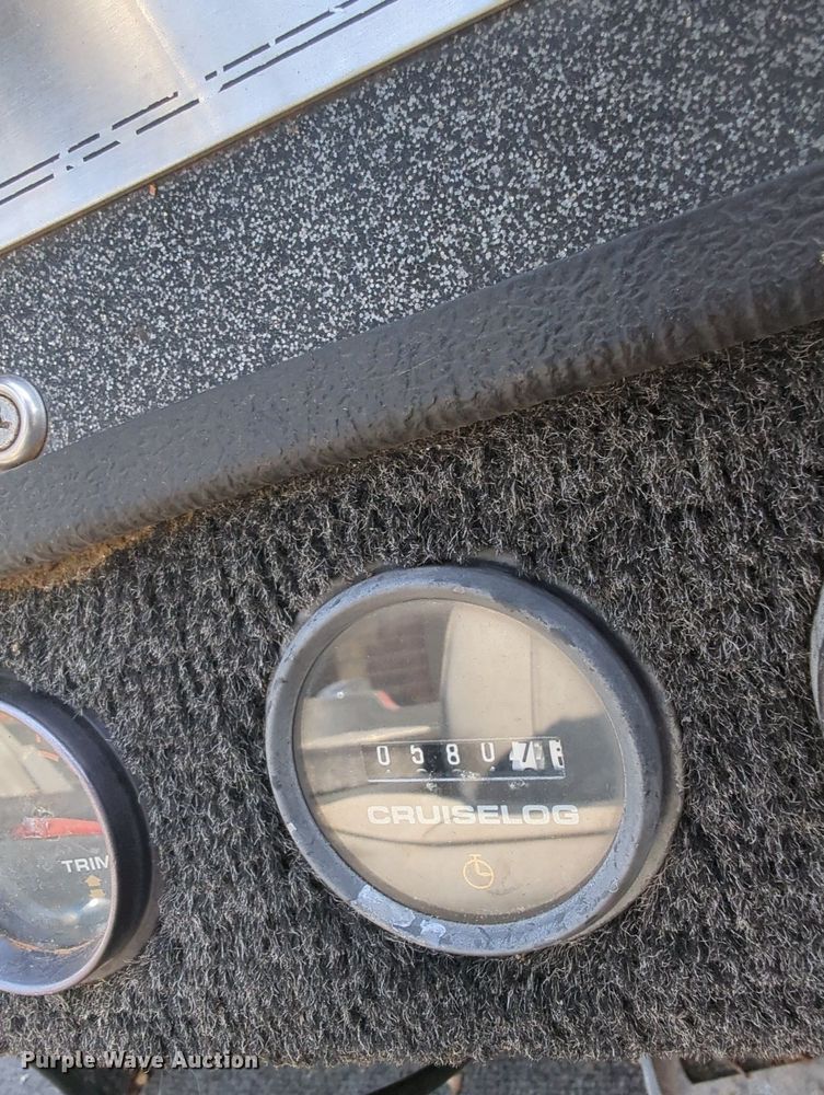 image for item MY9815 1985 Champion  boat