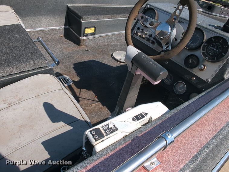 image for item MY9815 1985 Champion  boat