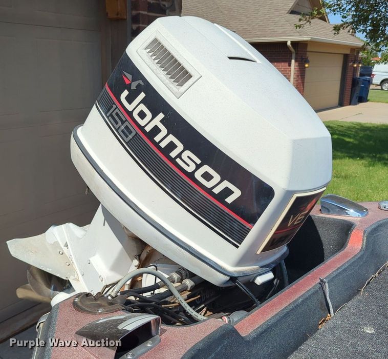 image for item MY9815 1985 Champion  boat