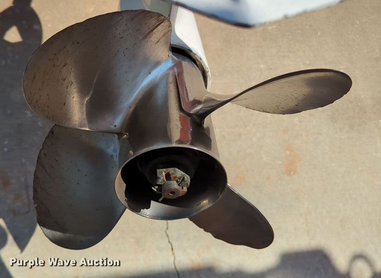 image for item MY9815 1985 Champion  boat