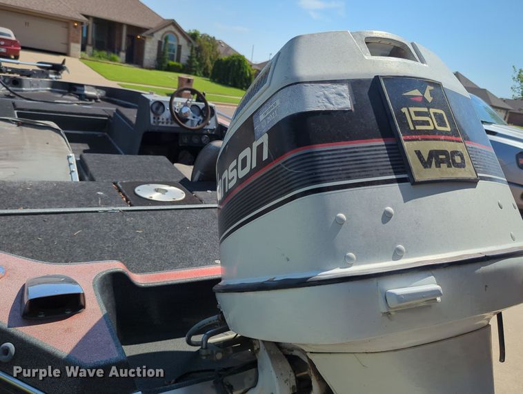 image for item MY9815 1985 Champion  boat