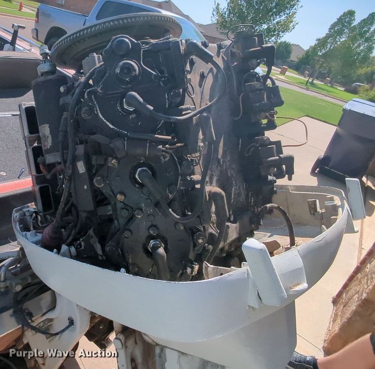 image for item MY9815 1985 Champion  boat