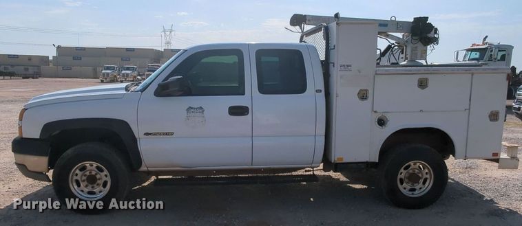 image for item MY9829 2005 Chevrolet Silverado 2500 HD  Ext. Cab utility bed pickup truck
