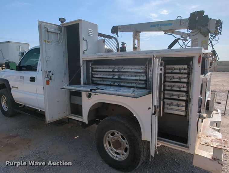image for item MY9829 2005 Chevrolet Silverado 2500 HD  Ext. Cab utility bed pickup truck