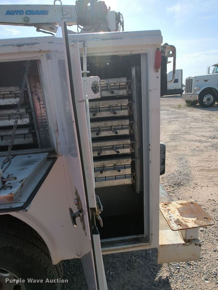 image for item MY9829 2005 Chevrolet Silverado 2500 HD  Ext. Cab utility bed pickup truck