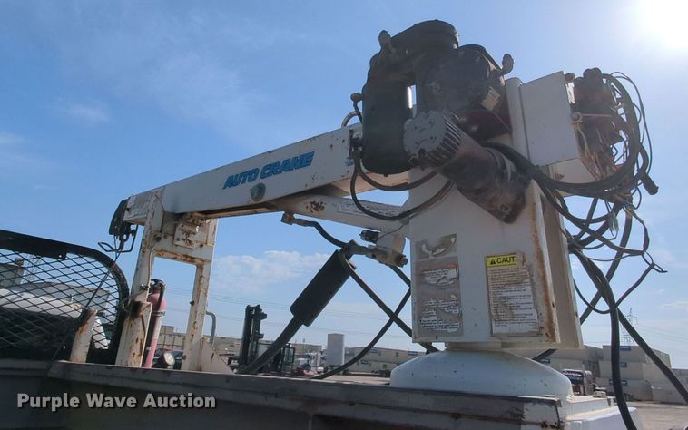 image for item MY9829 2005 Chevrolet Silverado 2500 HD  Ext. Cab utility bed pickup truck