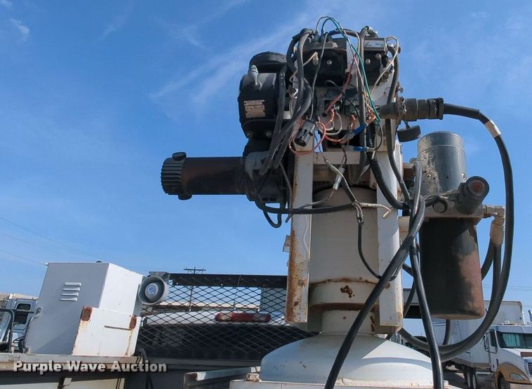 image for item MY9829 2005 Chevrolet Silverado 2500 HD  Ext. Cab utility bed pickup truck