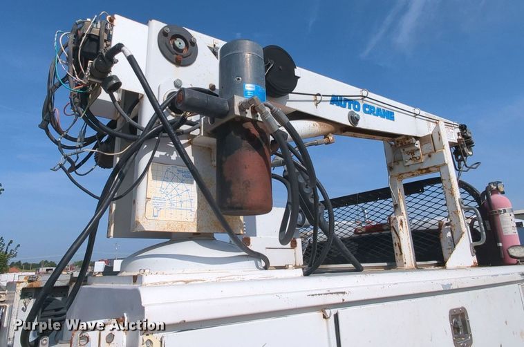 image for item MY9829 2005 Chevrolet Silverado 2500 HD  Ext. Cab utility bed pickup truck