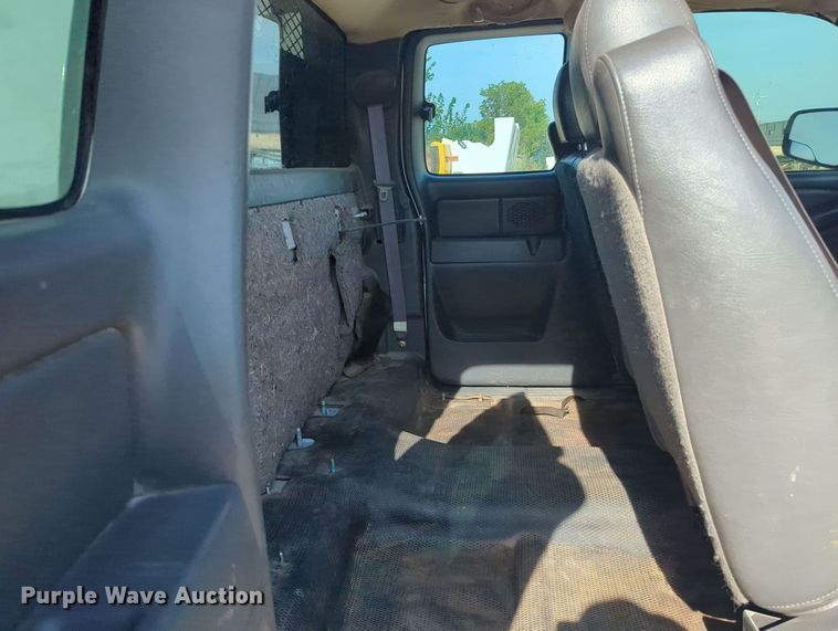 image for item MY9829 2005 Chevrolet Silverado 2500 HD  Ext. Cab utility bed pickup truck