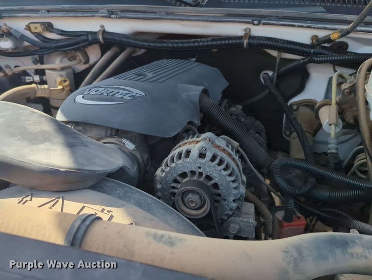 image for item MY9829 2005 Chevrolet Silverado 2500 HD  Ext. Cab utility bed pickup truck