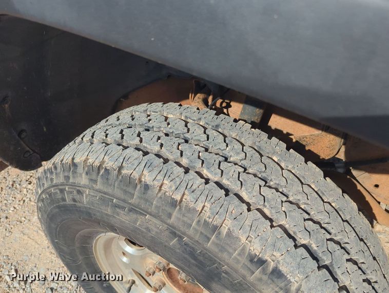 image for item MY9829 2005 Chevrolet Silverado 2500 HD  Ext. Cab utility bed pickup truck