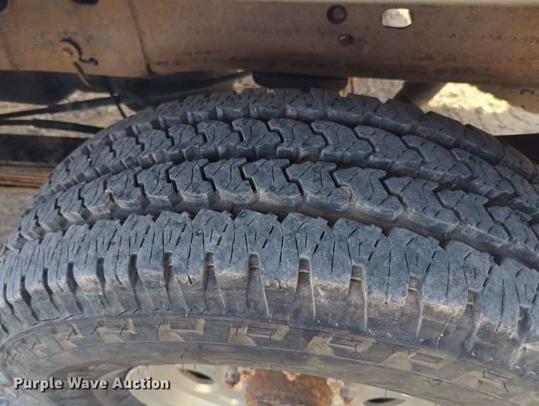 image for item MY9829 2005 Chevrolet Silverado 2500 HD  Ext. Cab utility bed pickup truck