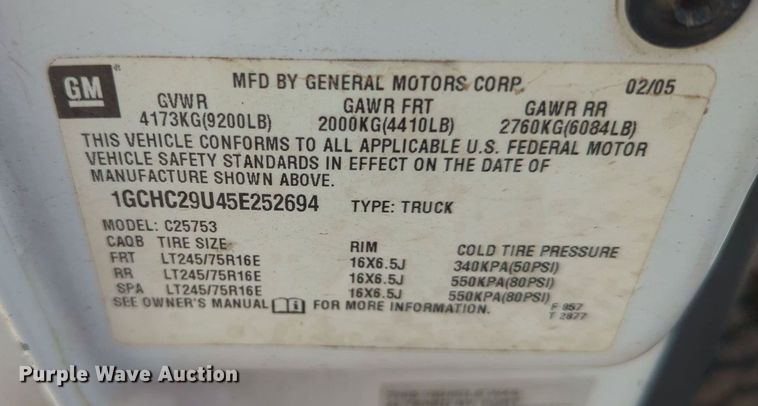 image for item MY9829 2005 Chevrolet Silverado 2500 HD  Ext. Cab utility bed pickup truck