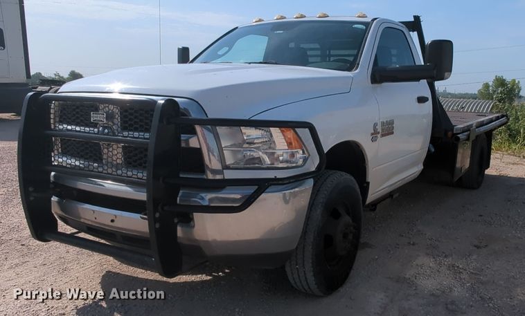 image for item MY9830 2014 Dodge Ram 3500  flatbed pickup truck