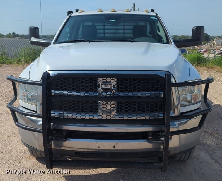 image for item MY9830 2014 Dodge Ram 3500  flatbed pickup truck