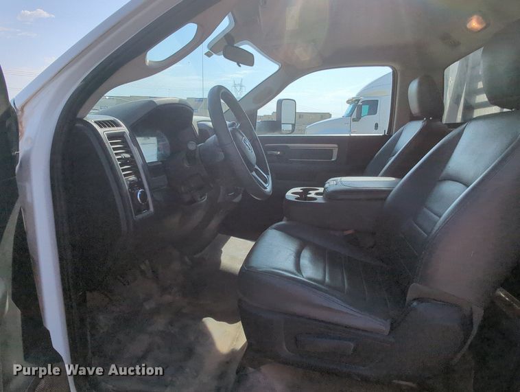 image for item MY9830 2014 Dodge Ram 3500  flatbed pickup truck