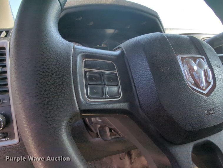 image for item MY9830 2014 Dodge Ram 3500  flatbed pickup truck