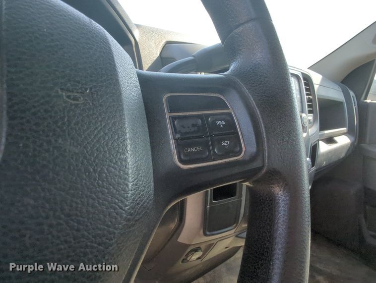 image for item MY9830 2014 Dodge Ram 3500  flatbed pickup truck