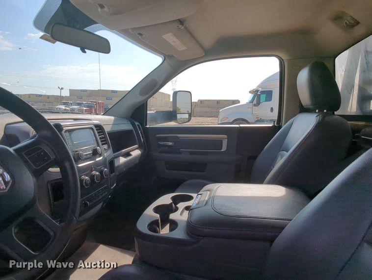 image for item MY9830 2014 Dodge Ram 3500  flatbed pickup truck