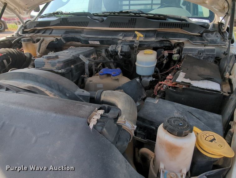 image for item MY9830 2014 Dodge Ram 3500  flatbed pickup truck