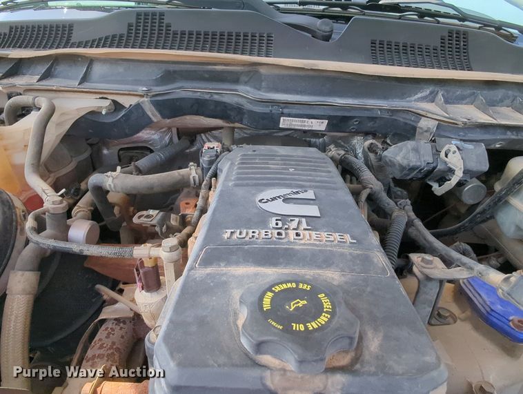 image for item MY9830 2014 Dodge Ram 3500  flatbed pickup truck