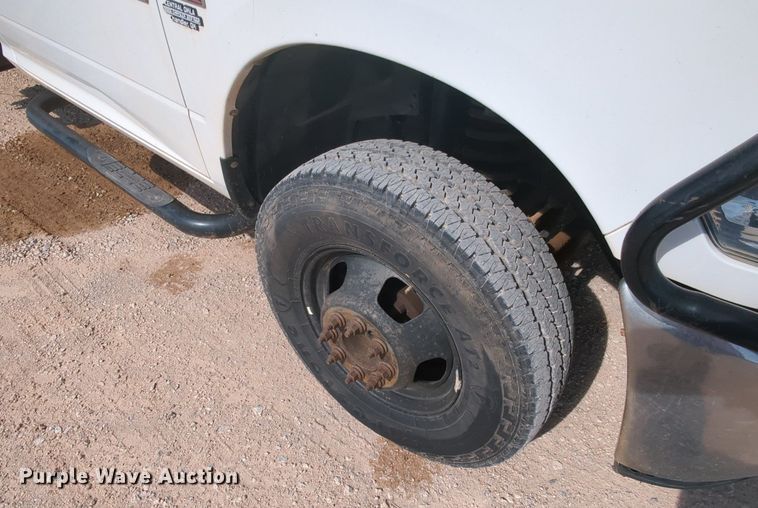 image for item MY9830 2014 Dodge Ram 3500  flatbed pickup truck