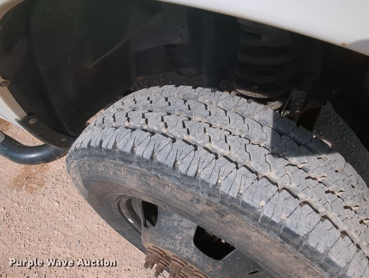 image for item MY9830 2014 Dodge Ram 3500  flatbed pickup truck