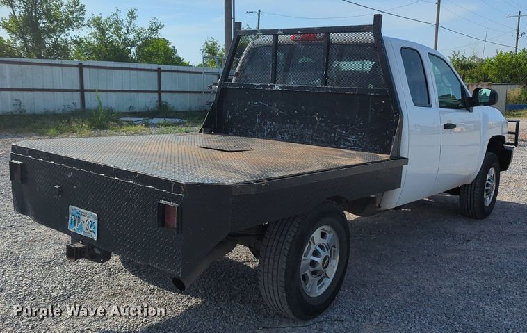image for item MY9871 2011 Chevrolet 2500HD  Ext. Cab flatbed pickup truck
