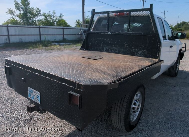 image for item MY9871 2011 Chevrolet 2500HD  Ext. Cab flatbed pickup truck