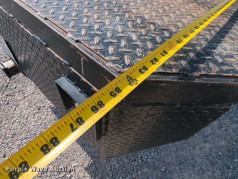 image for item MY9871 2011 Chevrolet 2500HD  Ext. Cab flatbed pickup truck