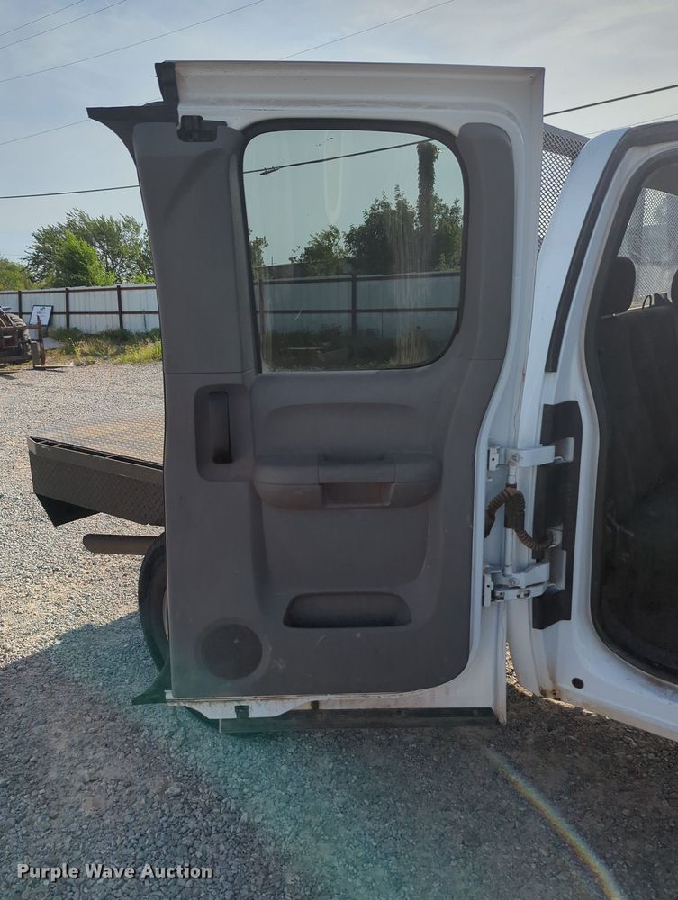 image for item MY9871 2011 Chevrolet 2500HD  Ext. Cab flatbed pickup truck