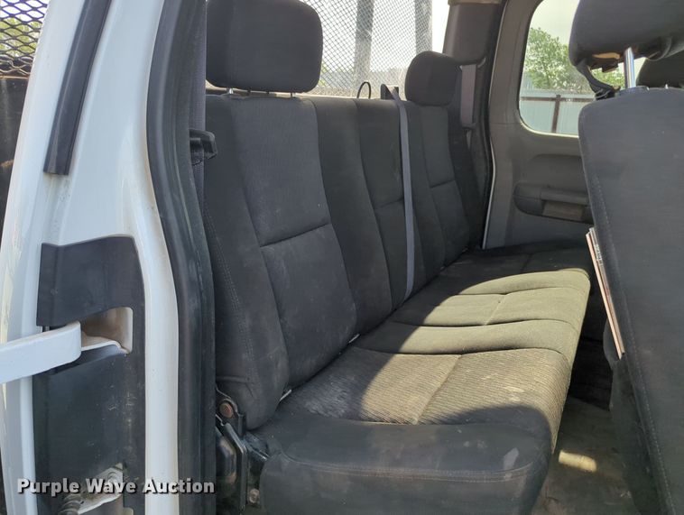 image for item MY9871 2011 Chevrolet 2500HD  Ext. Cab flatbed pickup truck