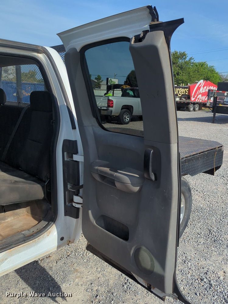 image for item MY9871 2011 Chevrolet 2500HD  Ext. Cab flatbed pickup truck